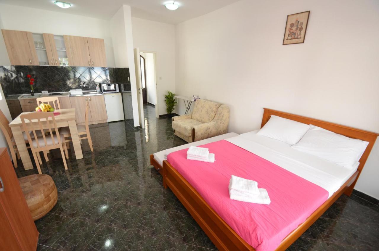 Apartments Blue Lagoon Kotor Eksteriør billede
